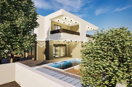Vodice, dvoetažni stan s bazenom i vrtom u izgradnji, 100,34 m²