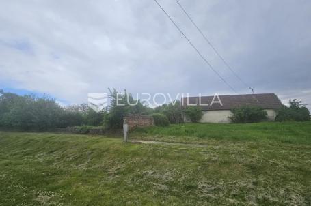 Baranja, Čeminac Kozarac zemljište 10.224 m² s 9 starijih građevina