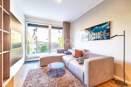 Zagreb, Maričićeva luksuzan trosoban stan 66 m² s garažom