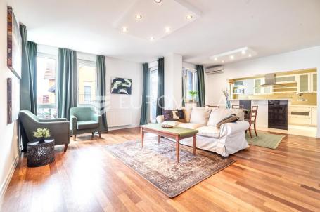 Zagreb, Pantovčak, lijep trosoban stan s balkonom 99 m²