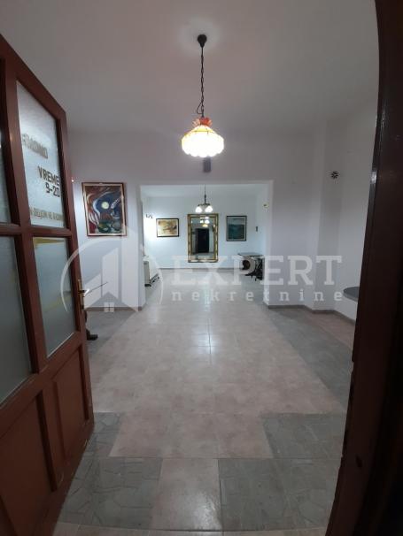 Izdaje se poslovni prostor, 90m2, kod Banovine