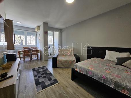NOVI SAD - BULEVAR OSLOBOĐENJA - 33.00 m2