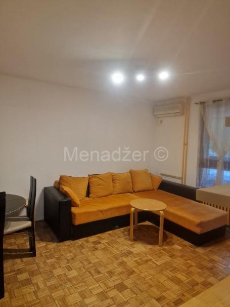 Bulevar, 43m2, terasa, uknjizen, retko u ponudi