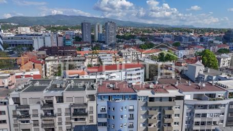 TRAŽENA LOKACIJA! KVALITETNA GRADNJA!