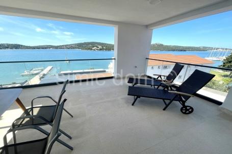 Trosoban penthouse stan s pogledom, prodaja, Tisno