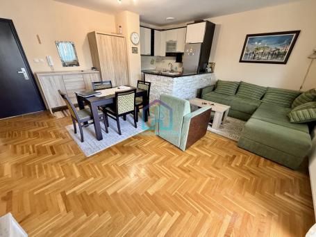 Jednoiposoban stan 43 m², Podbara