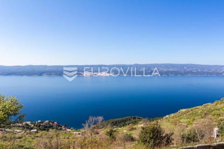 Omiš, Lokva Rogoznica, atraktivno građevinsko zemljište površine 486 m²