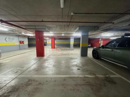 Kapije Vračara – garažno mesto u centru grada!