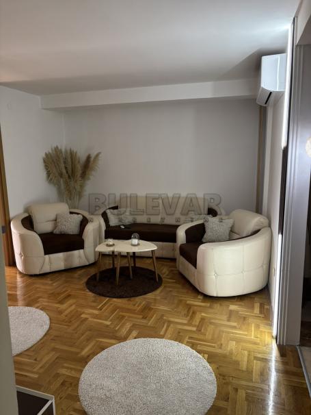 Izdaje se stan pored hotela NEW CITY