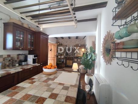 ŠIBENIK, STARI GRAD - Obnovljena kamena kuća 151 m²