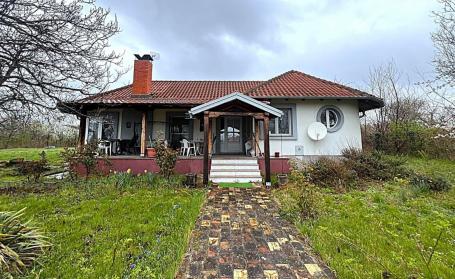 Amerić, luksuzna hacijenda sa bazenom na 25 ari . . 