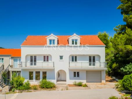 SNIŽENA CIJENA, Lumbarda, otok Korčula – dvojna kuća 360 m² u roh-bau fazi s pogledom na more – PROD