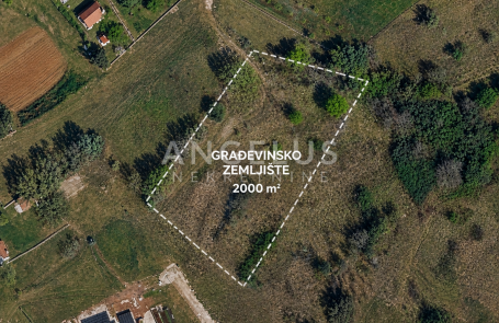 Istra, okolica Labina - građevinsko zemljište 2000m2 