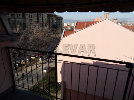 Izdaje se garsonjera u blizini DIF-a!
