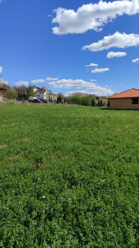 U ponudi  plac od 6,52 ara u naselju Petrovac