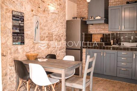 Mali Lošinj, Susak, tradicionalna kamena kuća 50 m²
