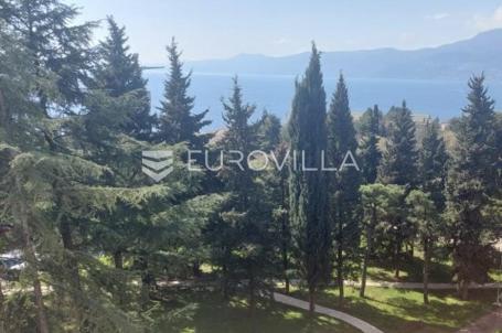 Rijeka, Krnjevo, četverosobni stan površine 68 m², pogled na more