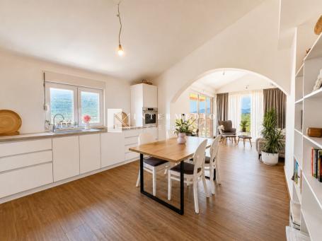 Prodaja, trosoban duplex 107m2, Ðenovići, Herceg Novi