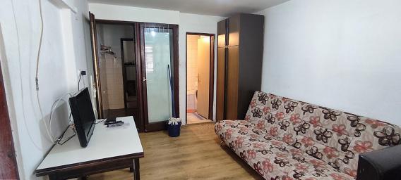 Konjarnik, Mihajla Lalića, kuća sa 2 uknjižena stana . . 