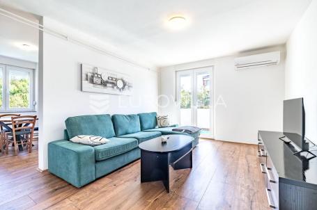 Zagreb, Podsused, funkcionalan četverosoban stan 77 m²
