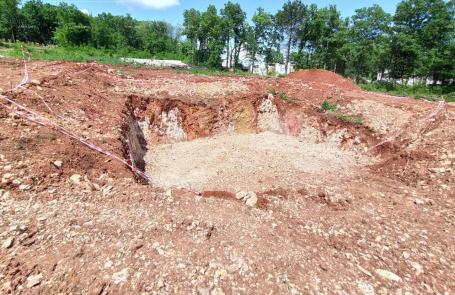Građevinsko zemljište Raša, Prodaje se građevinsko zemljište s građevinskom dozvolom, površine 554 m