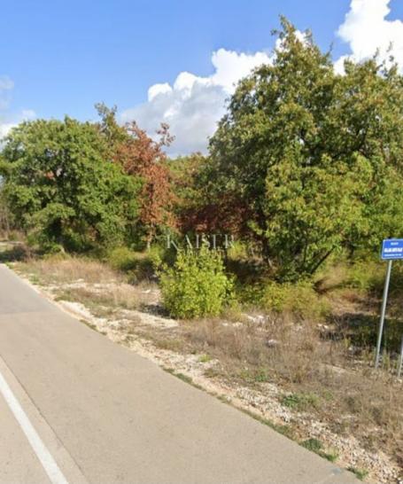 Zadar - Lovinac : građevinsko zemljište mirna lokacija