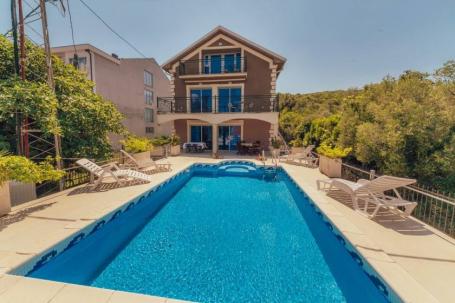 Prodaja, Kuća, 220m2 , Tivat