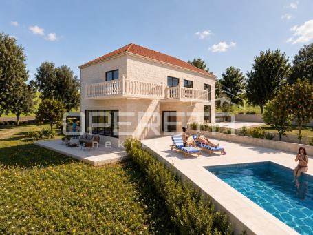 Kliševo zemljište 3697 m2 s idejnim projektom