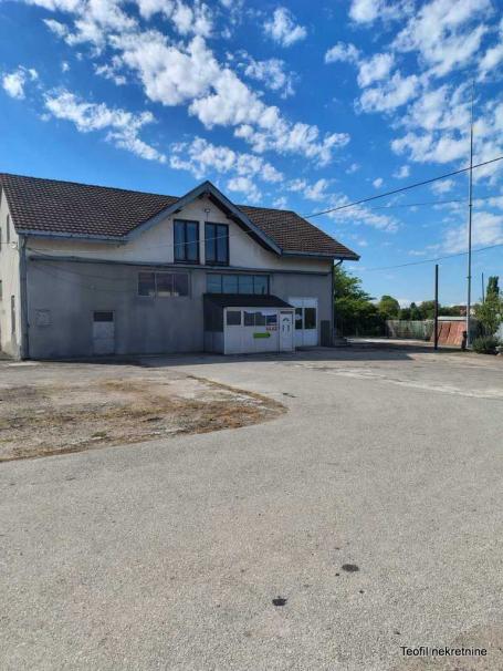 PALILULA PARAĆIN 630m2 , 22ara ,1500e