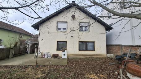 Porodična Kuća Adice
