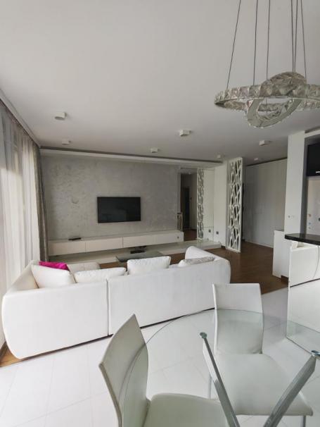 RETKO U PONUDI, TROSOBAN STAN NA GRBAVICI SA SAUNOM U STANU I SVOJOM GARAŽOM OD OKO 20m2