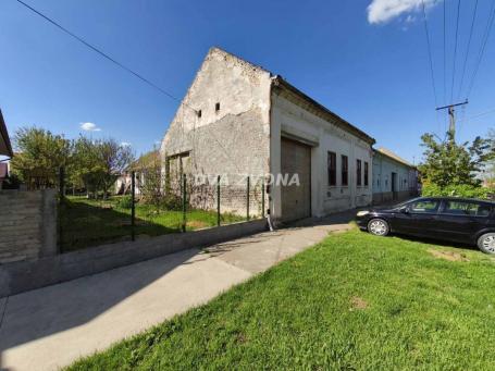 PORODIČNA KUĆA U CENTRU GAJDOBRE OD 408 M2