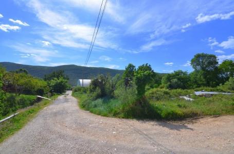 Urbanizovano gradjevinsko zemljište 1600m² na odličnoj lokaciji – Lastva Grbaljska, Budva