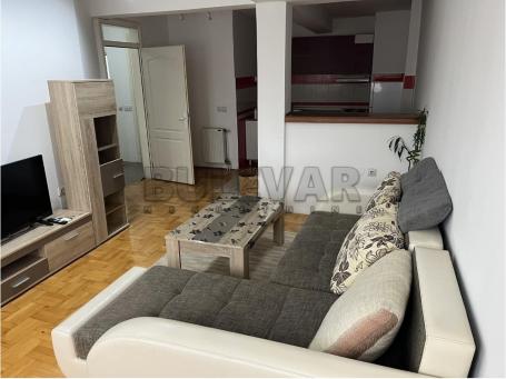 Dvosoban stan 52m2, potpuno opremljen u centru grada
