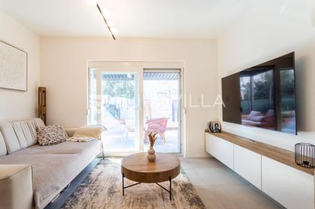Solin, poslovni prostor, uređen kao dvosobni stan, ukupne površine 67 m²