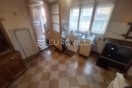 Karlovac, Dubovac, kuća 115 m², odlična lokacija