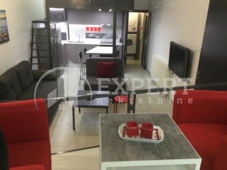 Izdaje se nameštena garsonjera sa galerijom, Koste Stamenkovića, 36m2 + galerija