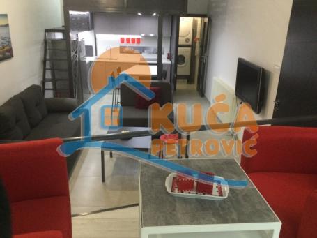 Izdaje se nameštena garsonjera sa galerijom, Koste Stamenkovića, 36m2 + galerija