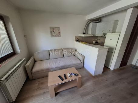Žarkovo,38,5m2 1,5sob vpr/4, pvc, terasa, gas, miran kraj