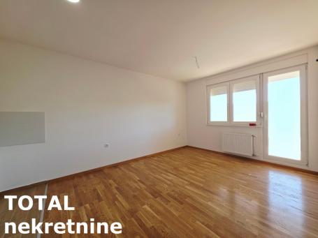 PETROVARADIN - PETROVARADIN - 67.00 m2