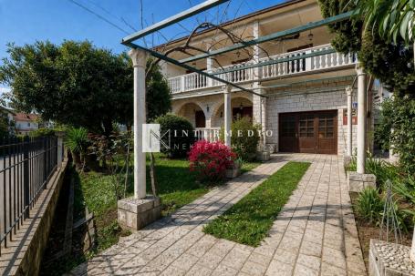 Kuća na prodaju – Igalo centar