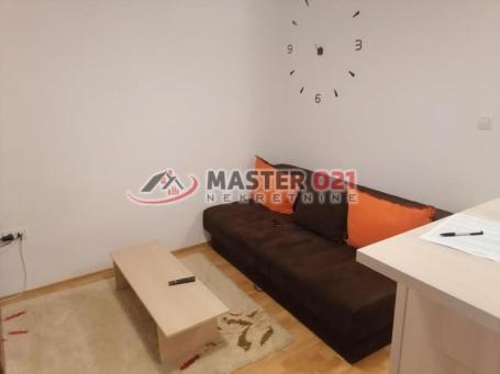 Namešten jednoiposoban stan 38m2 na dobroj lokaciji - Liman 4