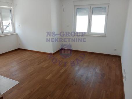 Dvosoban stan na Bulevaru Patrijarha Pavla, 50m2