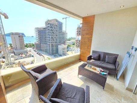 Luksuzan Dvosoban Stan 125m² sa Garažnim Mestom i Panoramskim Pogledom na More -Budva , Centar