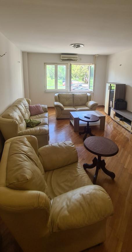 NOVI BEOGRAD BLOK 44 95m2 , 900e