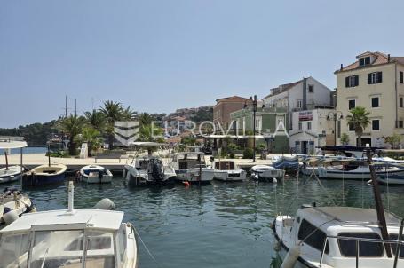 Jelsa, otok Hvar, građevinsko zemljište 10.388 m², mješovita namjena