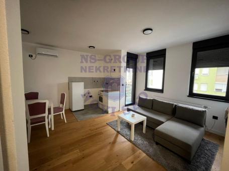 Jednoiposoban stan na Bulevaru Patrijarha Pavla, 38m2