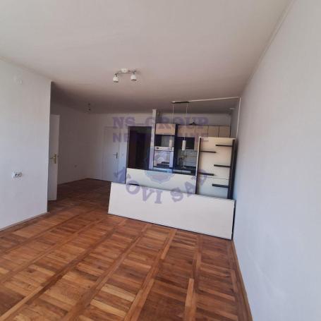 Dvosoban stan na Bulevaru Oslobodjenja, 46m2
