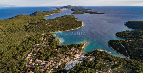 GRAĐEVINSKO ZEMLJIŠTE MALI LOŠINJ
