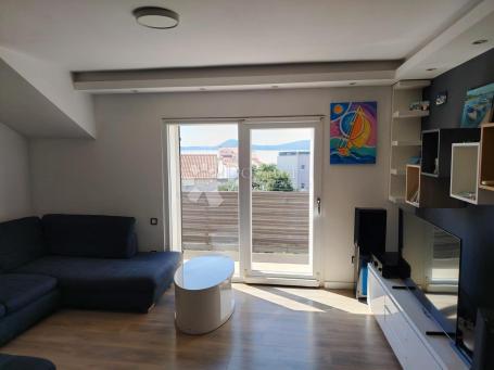 VODICE - apartman 80 m2 + potkrovlje 80 m2 - 100 metara od mora